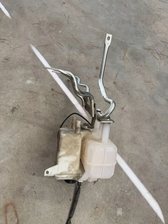 Främre expansionsbehållare OEM 12345 Fiat Ducato image 3