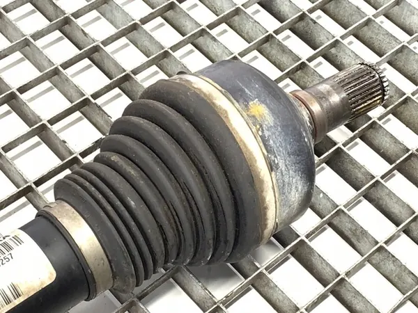 Framre Axel Höger Jeep Cherokee KL 3.2 272HK OEM P68289652AA image 2