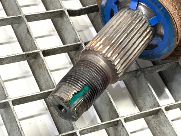 Framre Axel Höger Jeep Cherokee KL 3.2 272HK OEM P68289652AA image 4