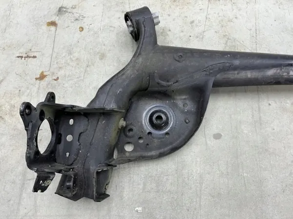 Mazda 3 IV BP Hinterachsschwinge OEM - Gebraucht image 3