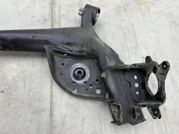 Mazda 3 IV BP Hinterachsschwinge OEM - Gebraucht image 5