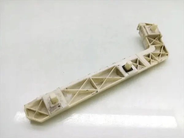 Suporte de para-choque traseiro esquerdo Renault Koleos 2009 SUV image 3