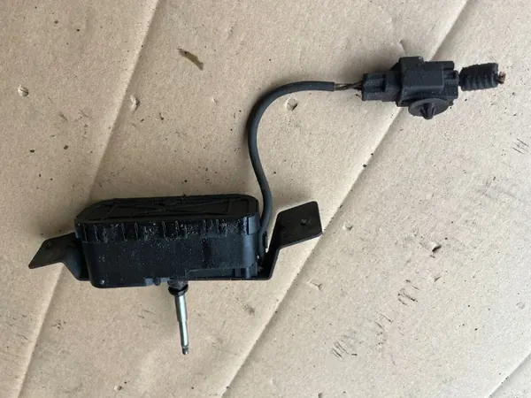 Motor Faro Derecho OEM 8620960 para Volvo S60 1999-2004 image 3