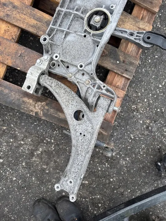 Etujousivarsi OEM 7110949 VW Passat B6:lle image 5
