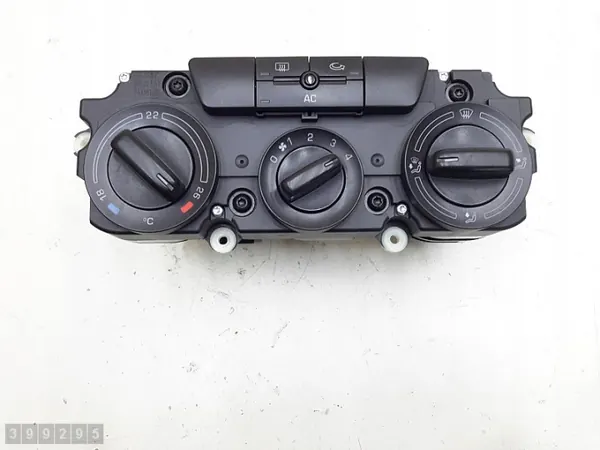 Skoda Octavia Klimasteuergerät OEM 74358120 image 2