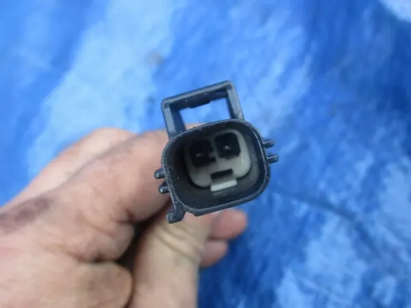 Capteur de soupape pression huile OEM 31401504 Volvo image 3