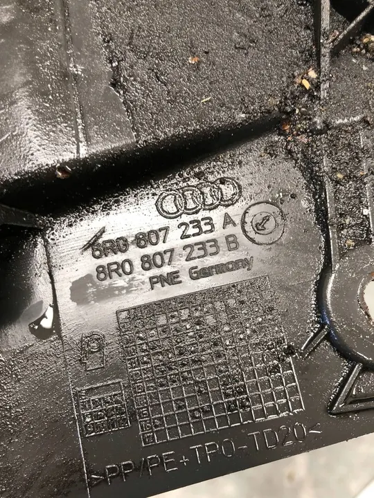 Capa de Para-choque Frontal Audi Q5 8R0807233B image 7