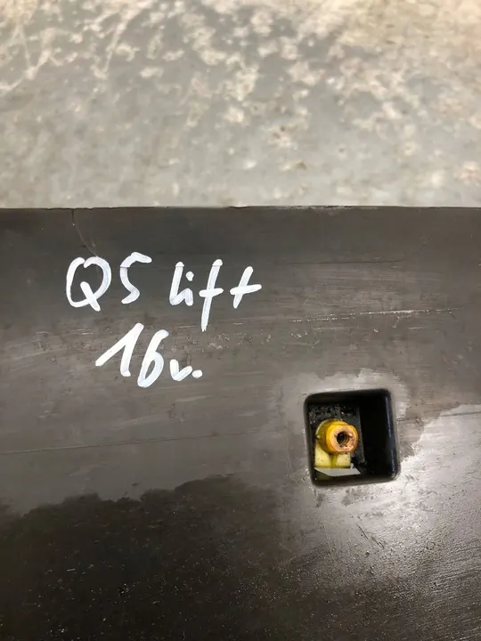 Capa de Para-choque Frontal Audi Q5 8R0807233B image 8