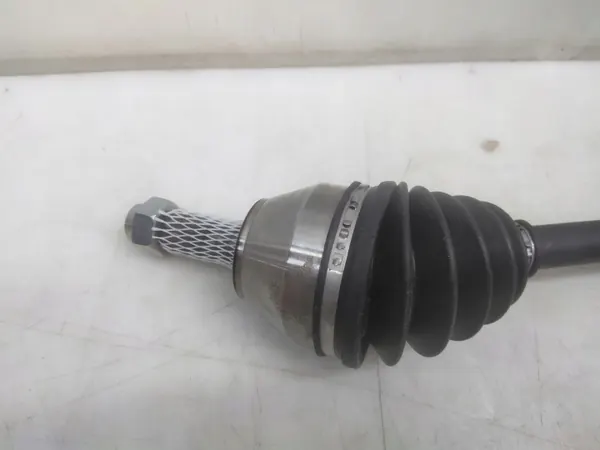 Gebruikte Febi Bilstein aandrijfas OEM 183733 image 4