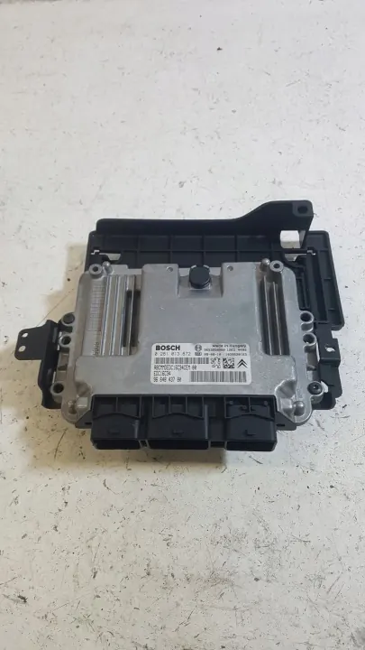 Peugeot 308 Moottoritietokone OEM 0281013872 image 2
