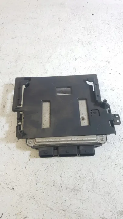 Peugeot 308 Moottoritietokone OEM 0281013872 image 3