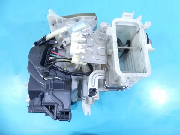 Calefactor OEM 72100AJ90 para Subaru Legacy V - Usado image 5