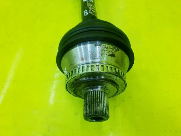 Vänster fram CV-axel Audi A6 C5 Allroad 2.5 TDI 2.7 BIT image 2