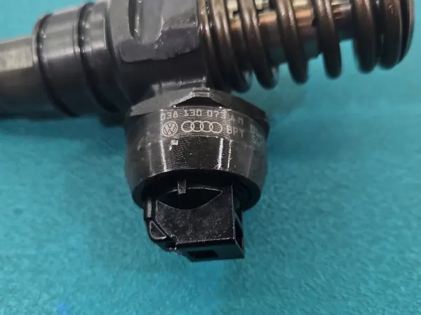 OEM 0414720208 Insprutningspump 1.9 TDI begagnad image 3