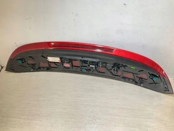 Mercedes-Benz kofferklepspoiler OEM 00003916 - Gebruikt image 3