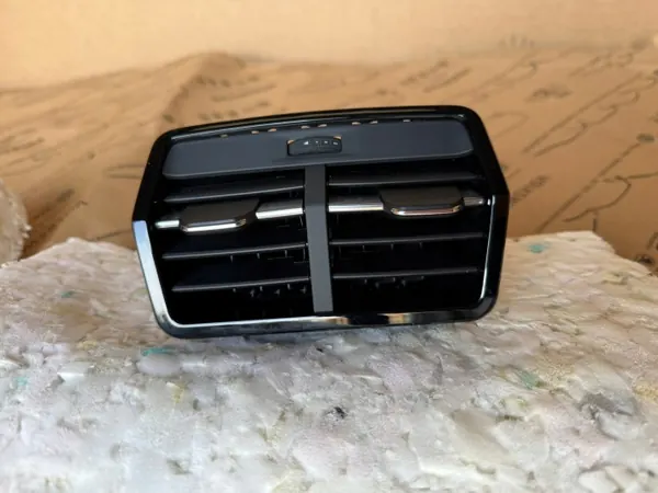 Audi Q3 83A Ritilä Set OEM 83B820903, 83B820901 image 5