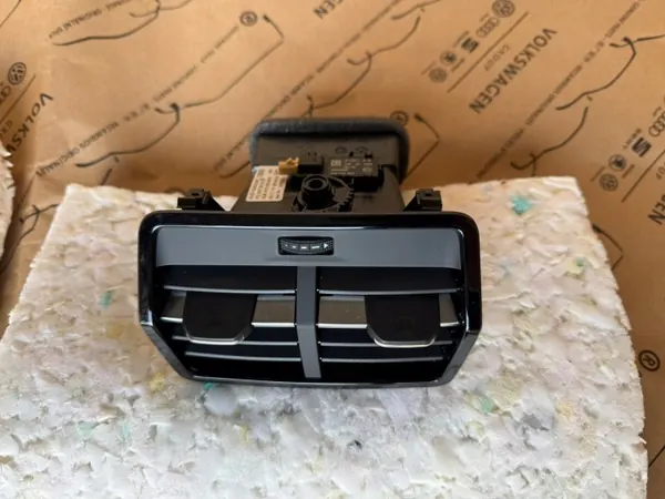Audi Q3 83A Ritilä Set OEM 83B820903, 83B820901 image 6