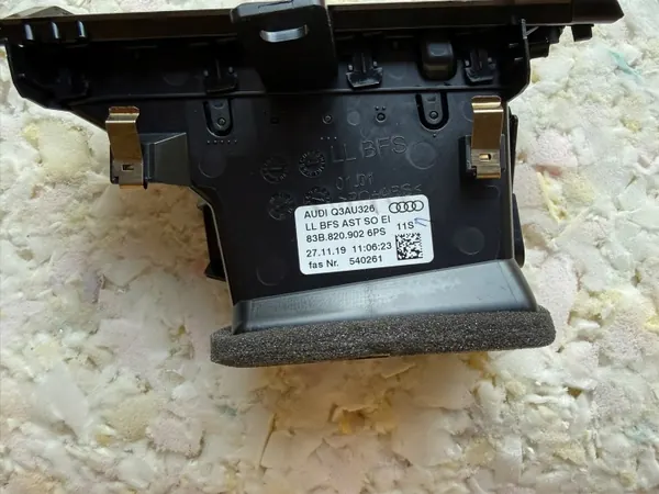 Audi Q3 83A Ritilä Set OEM 83B820903, 83B820901 image 8