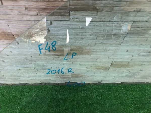 BMW X1 F48 Vasemman etuoven lasi 2016 image 2