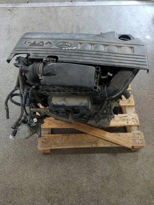 Kokonaismoottori 1NR-FE 1.33 1.3 16V Toyota Yaris II image 5