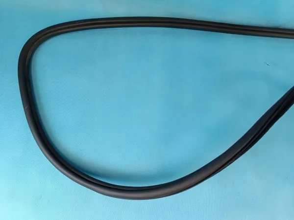 Junta porta dianteira esquerda OEM 5NA867911B VW Tiguan image 6