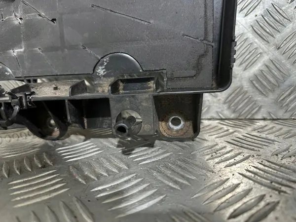 Skoda Fabia III 1.4 TDI akkupohja OEM 6C0915321D image 3