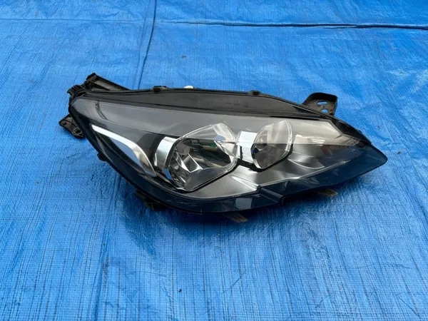 PEUGEOT 308 T9 Faro Delantero Derecho image 2