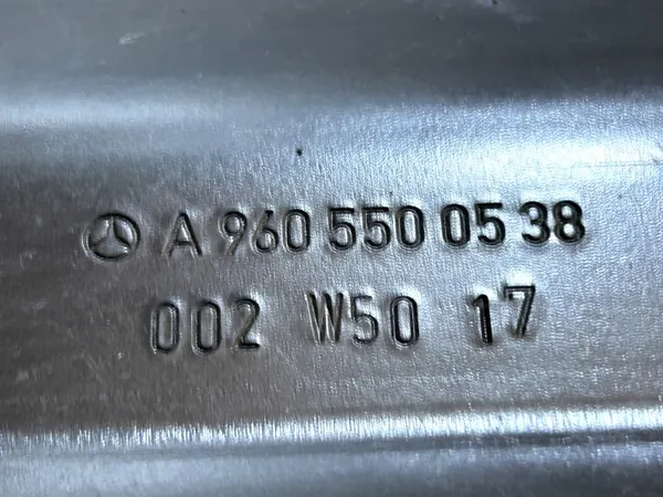 Suporte OEM A960550538 para cilindro cabina Actros MP4 image 3