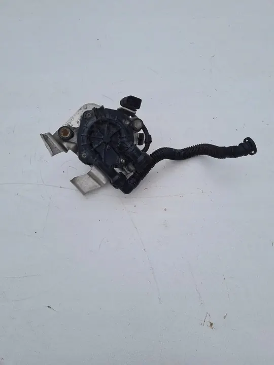 Secondary Pump 3.0 TFSI Porsche Cayenne VW Touareg OEM image 2
