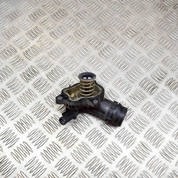 Chrysler Pacifica 2021 Carcasa de termostato image 2