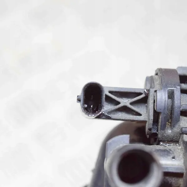 Chrysler Pacifica 2021 Carcasa de termostato image 5