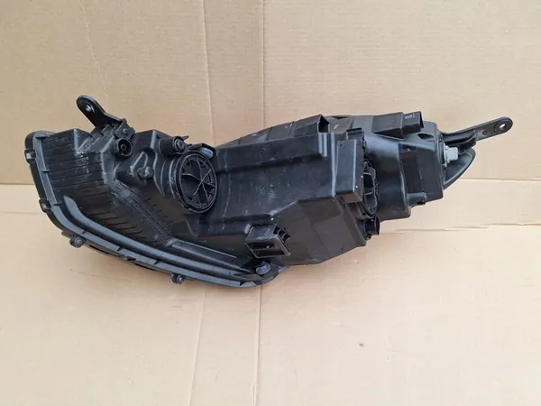 Reflector derecho Hyundai i20 2010-2019 OEM 92102-1K000 image 4