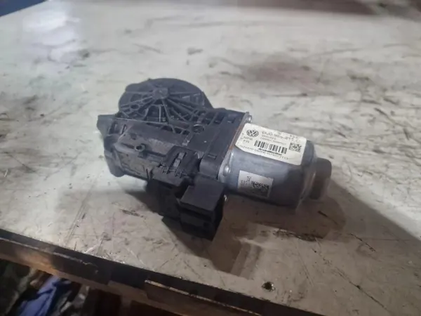 Motor ventana izquierda trasera VW 6Q0959811C image 2