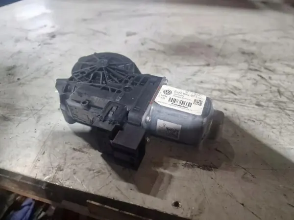 Motor ventana izquierda trasera VW 6Q0959811C image 4