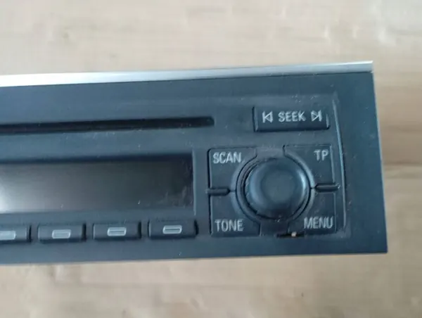 Audi Concert Radio OEM YGM1789 voor A4/S4 B7 8E/8H image 4