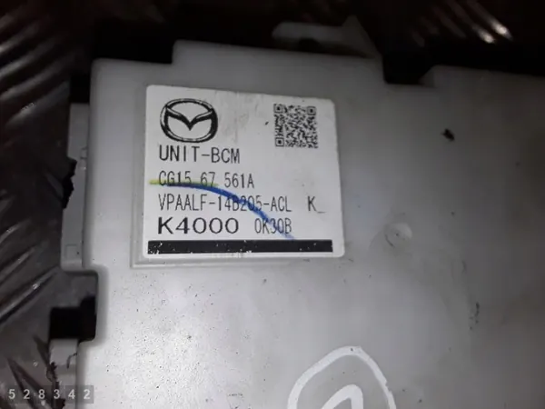 2011 Mazda 5 ECU CG1567561A Occasion OEM image 5