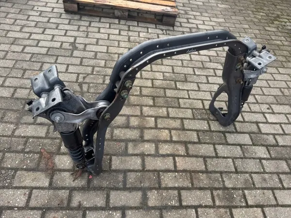 Viga Suspensão Cabine Mercedes Antos OEM image 3