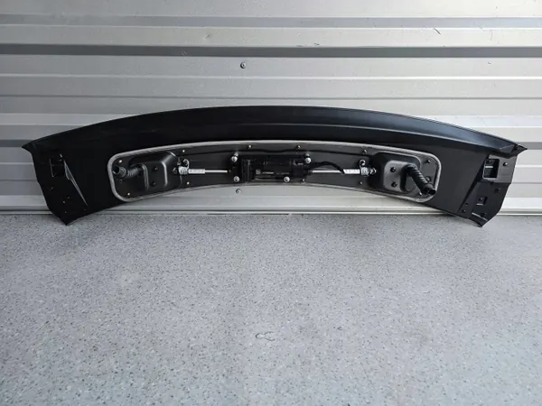 Mazda 6E Elektrisch achterklepspoiler OEM GHWL51S10 image 4