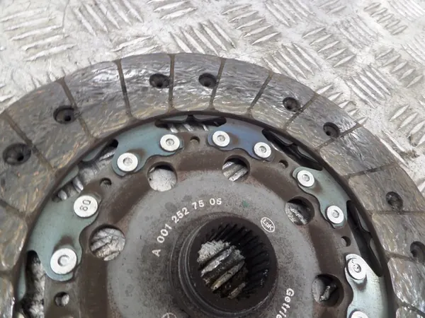 Mercedes-Benz Kytkin Kaksoismassaväkä OE A6510300300 image 4