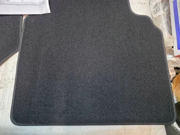 Tapetes Kia Optima OEM D4144ADE50 - Usados image 6