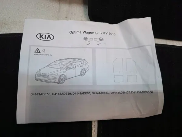 Tapetes Kia Optima OEM D4144ADE50 - Usados image 7