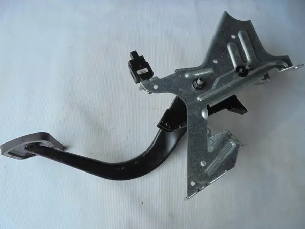 Rempedaal Volvo XC90 3.2 V6 2013 OEM 8622064 image 2