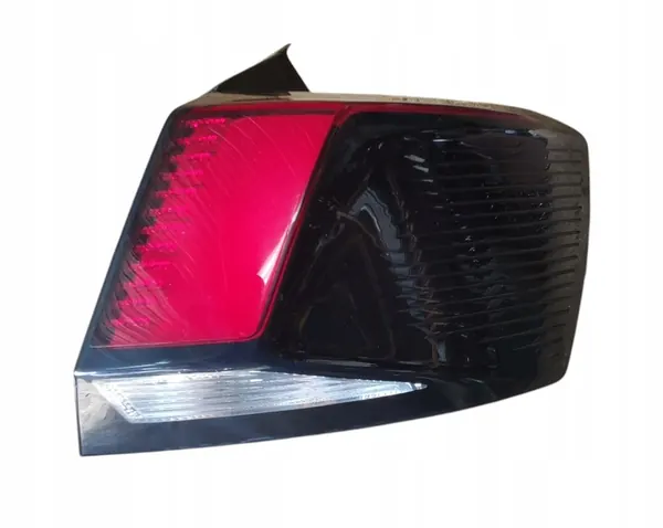 Luz trasera derecha Peugeot 3008 II 5008 II image 2