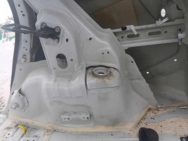 Oikea takasuoja Suzuki SX4 S-CROSS 13-16 OEM FLS17290 image 3