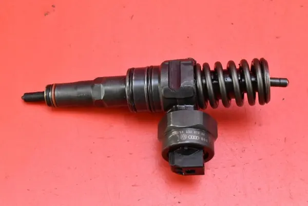 Injectiepomp OEM 038130073AA voor VW Passat B5 1.9 TDI image 2