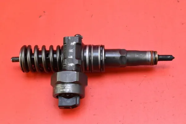 Injectiepomp OEM 038130073AA voor VW Passat B5 1.9 TDI image 3