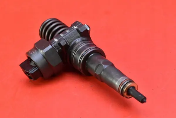 Injectiepomp OEM 038130073AA voor VW Passat B5 1.9 TDI image 4