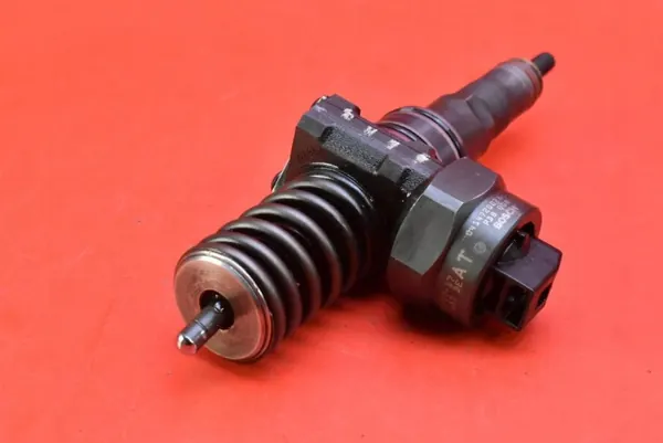 Injectiepomp OEM 038130073AA voor VW Passat B5 1.9 TDI image 5