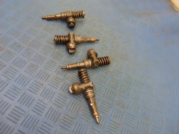Jeu d'injecteurs diesel Skoda OE OEM 0414720215 image 4