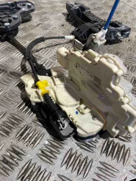 Vaihtovirtageneraattorin hihna OEM 4H0839015D Audi A8 D2 4.2L image 6
